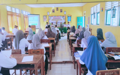 Stakeholder Pendidik Di Tiga Tingkatan Madrasah Muhammadiyah Songing Terima Materi Sosialisasi KBC Dari Pengawas Madrasah Kemenag Kab. Sinjai